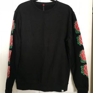 Cute Black Crew-neck Sweater with Roses on Sleeves